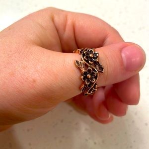 Bronze flower ring-stretchy back
